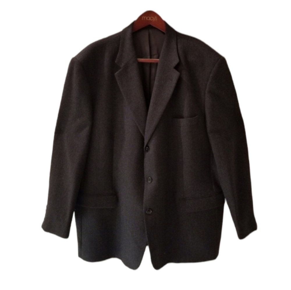 Men's pure Wool Black Blazer in like new condition.